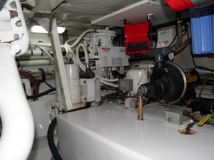 Sidewinder 30 Engine Room