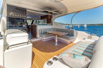 5400 Sport Yacht 12 
