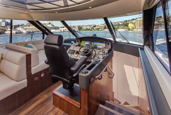 5400 Sport Yacht 21 