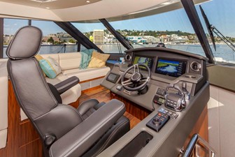 5400 Sport Yacht 25 