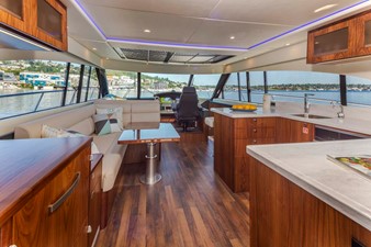 5400 Sport Yacht 28 