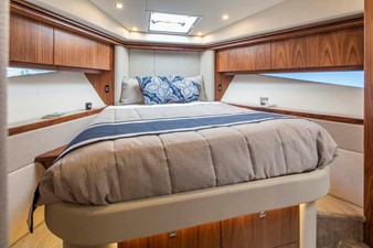 5400 Sport Yacht 38 