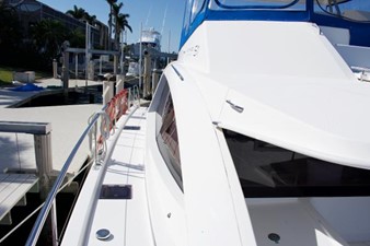 51ft 2015 Leopard 51 PC 15 Safely walk around on the roomy side decks