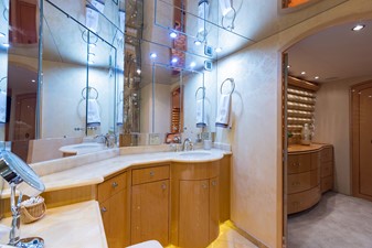 JANE E 31 Master Head