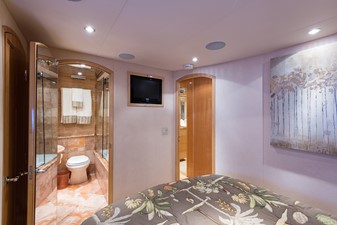 JANE E 46 Port Guest Stateroom