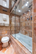 JANE E 48 Port Guest Head