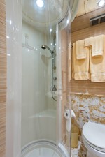 JANE E 57 Starboard Guest Head