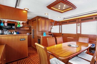 IRISH ROVER 8 Dining Area