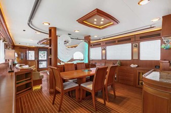 IRISH ROVER 9 Dining Area