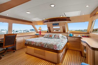 IRISH ROVER 12 Master Stateroom