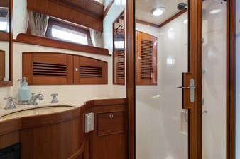 IRISH ROVER 25 Guest Bath