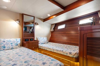 IRISH ROVER 28 Twin Stateroom 2