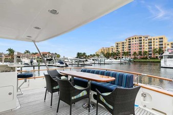 IRISH ROVER 44 Aft Deck Dining