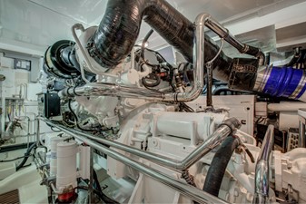 IRISH ROVER 48 Engine Room