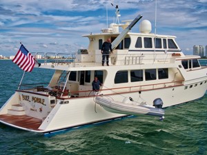 Buzz Mobile 8 Lowering Tender Into Water 78E-CB Marlow Explorer BUZZ MOBILE