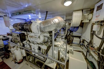 Buzz Mobile 66 Engine Room 78E-CB Marlow Explorer BUZZ MOBILE