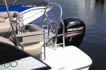 BAYLINER ELEMENT XR7 4 