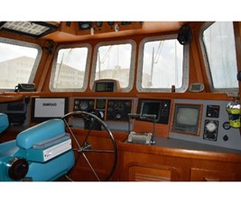 Touch and Go 37 Pilothouse View