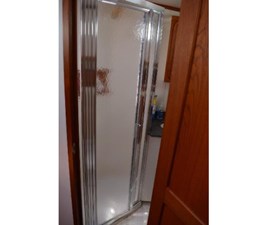 Touch and Go 48 Master Shower