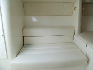 33' CIGARETTE NO NAME 9 Portside Cabin