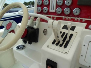 33' CIGARETTE NO NAME 16 Helm
