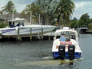 33' CIGARETTE NO NAME 32 Transom