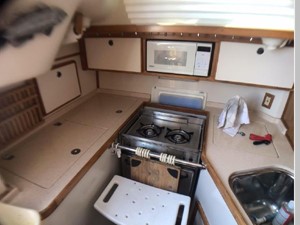 32 1998 Catalina 320 18 