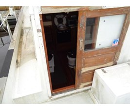 Sundowner Tug 32 10 117108459_20190610083115520_1_LARGE