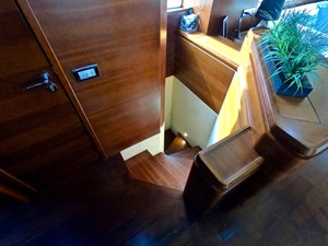 Sempre Grati 10 2009 85 Azimut Flybridge - Stairs To Master