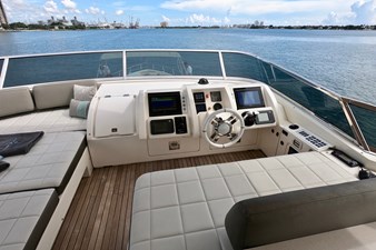Sempre Grati 48 2009 85 Azimut Flybridge - Upper Station (1)