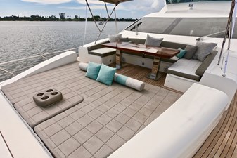 Sempre Grati 54 2009 85 Azimut Flybridge - Bow Deck