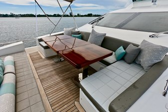 Sempre Grati 55 2009 85 Azimut Flybridge - Bow Seating