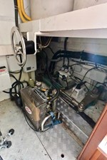 Sempre Grati 56 2009 85 Azimut Flybridge - Brownie Compressor and System