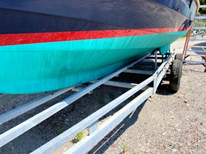 Tapa's Knot Working 70 2019 new bottom paint and boot stripe
