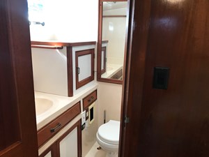 Knotned 52 ensuite head with sink, commode, shower