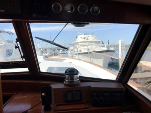 Knotned 20 starboard helm windshield