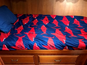 Knotned 56 port guest stateroom