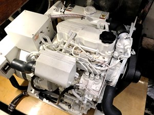 Knotned 39 Rebuilt Westerbeke generator