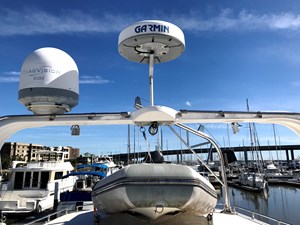 Knotned 59 Garmin Radar and Tracvision KVH