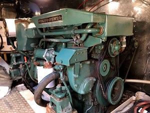 Knotned 38 port volvo engine