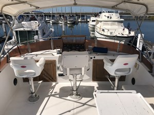 Knotned 61 flybridge helm chairs (new 11/2019)