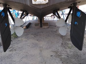 Knotned 7 1986 Sea Ranger - August 2020 bottom paint