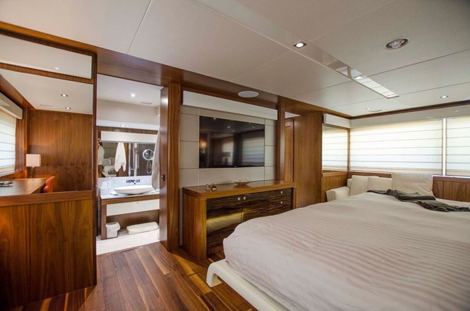 115-2015-Sunseeker-Sport-Yacht-23