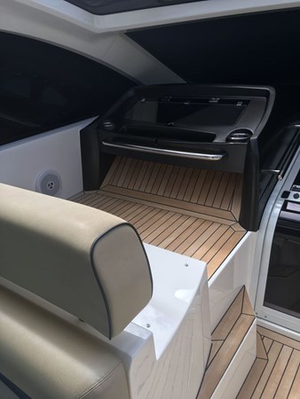 48-2013-Sunseeker-Portofino-06