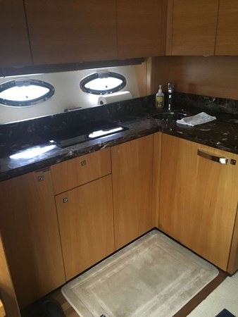 48-2013-Sunseeker-Portofino-14