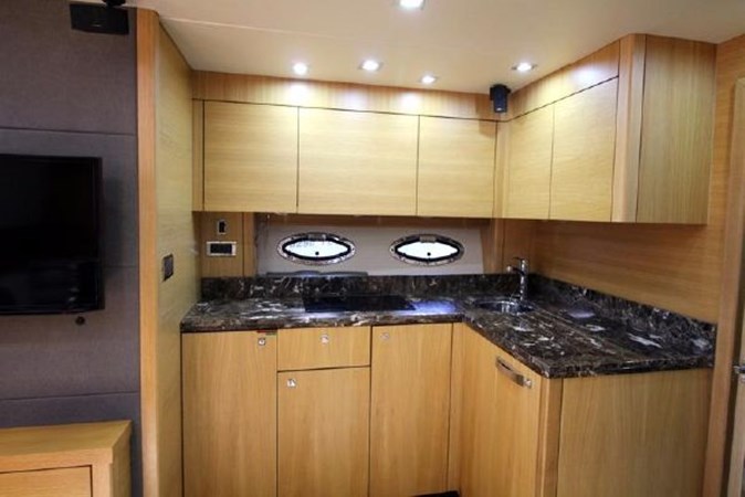 48-2013-Sunseeker-Portofino-36