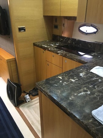 48-2013-Sunseeker-Portofino-30