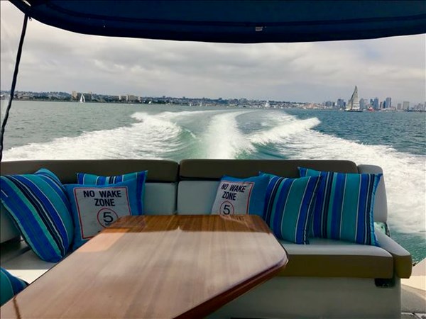 43-2013-Four-Winns-V435-03