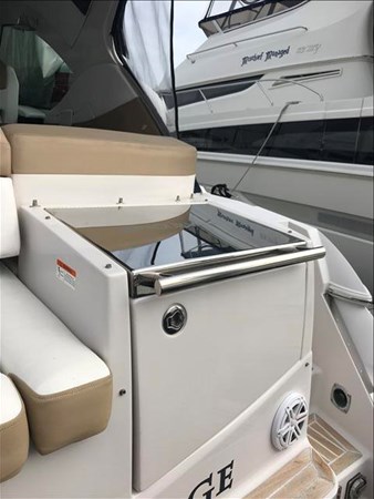 43-2013-Four-Winns-V435-11