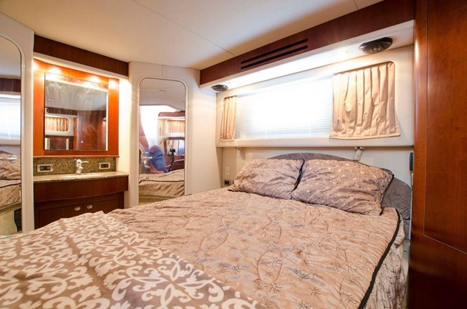 39-2004-Sea-Ray-Motor-Yacht-19